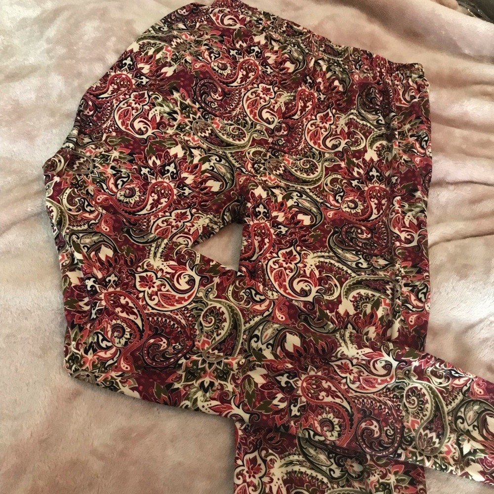 Butter leggings filigree pattern
